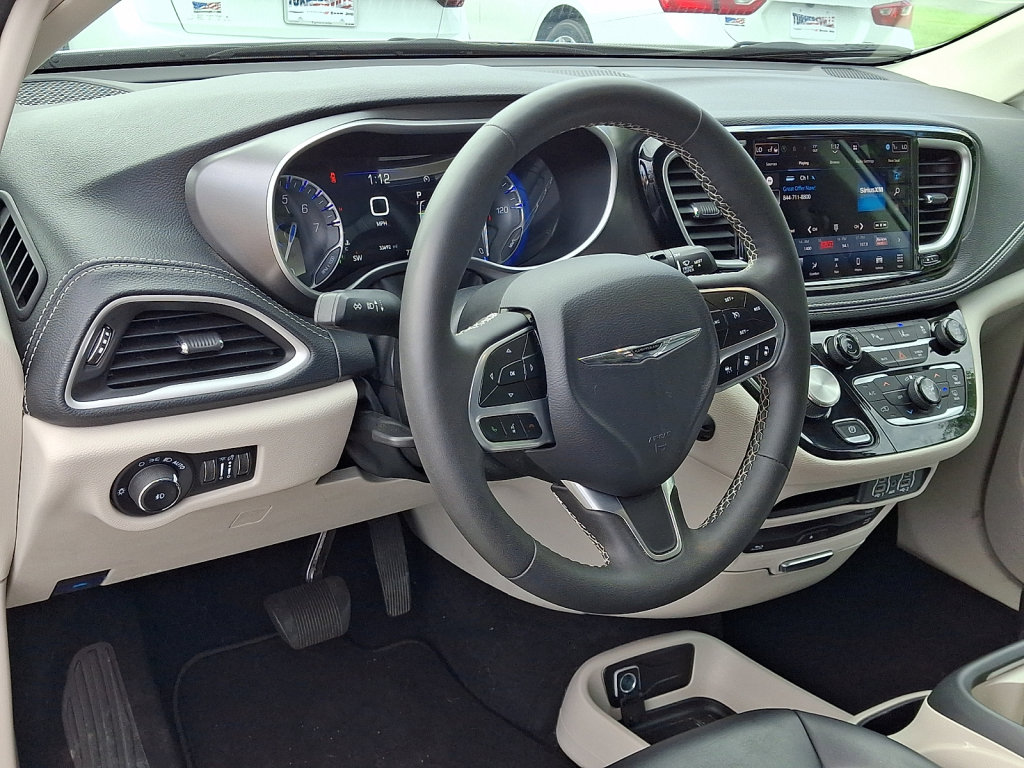 Certified 2023 Chrysler Pacifica Touring-L w/ Uconnect Theater Family Group AWD/4WD image 25
