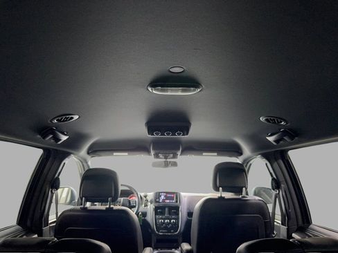 Used 2018 Dodge Grand Caravan SXT w/ Blacktop Package image 44