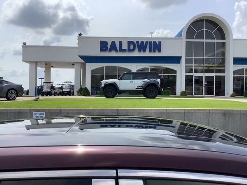 Used 2018 Lincoln MKX Reserve w/ Lincoln MKX Climate Package FWD image 9
