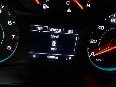 Used 2021 Chevrolet Malibu LS FWD image 18