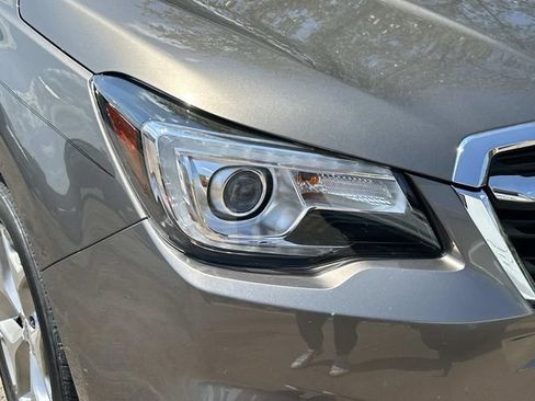 Used 2018 Subaru Forester 2.5i Touring AWD/4WD image 3