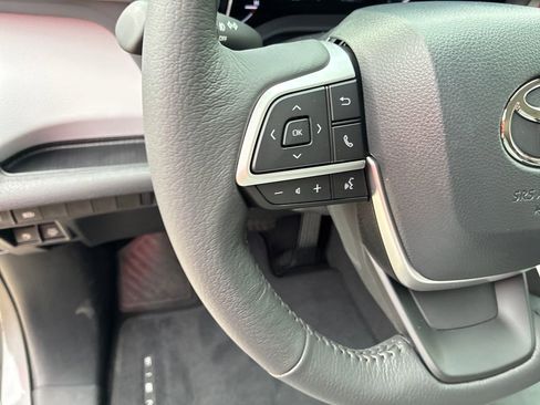 New 2026 Toyota Sienna XLE image 26