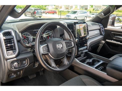 Used 2022 RAM 1500 Big Horn AWD/4WD image 12