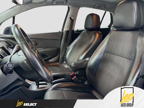 Used 2019 Chevrolet Trax LT w/ Redline Edition FWD image 22