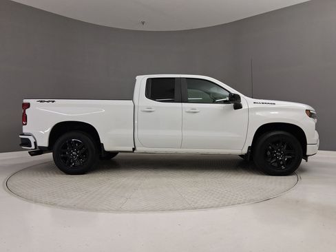 Used 2025 Chevrolet Silverado 1500 RST w/ Dark Appearance Package AWD/4WD image 8