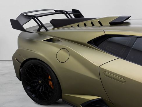 Used 2022 Lamborghini Huracan STO RWD image 10