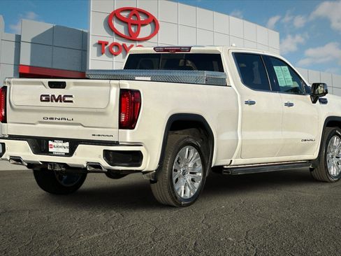 Used 2022 GMC Sierra 1500 Denali w/ Denali Reserve Package AWD/4WD image 3