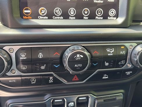 Used 2022 Jeep Gladiator Sport AWD/4WD image 13