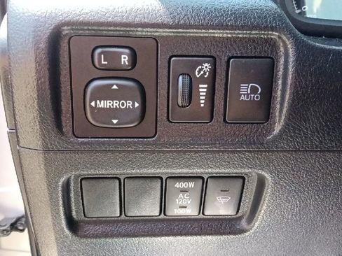 Used 2024 Toyota 4Runner TRD Off-Road AWD/4WD image 17