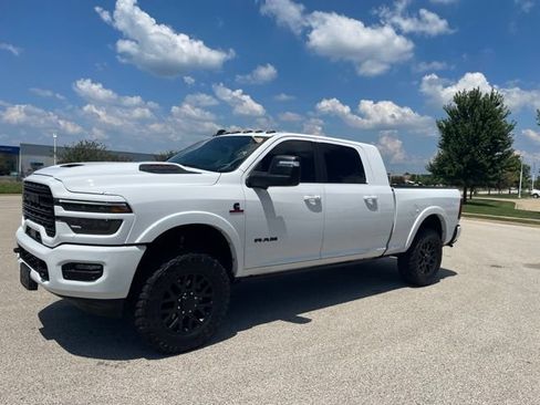 Used 2026 RAM 3500 Limited AWD/4WD image 6