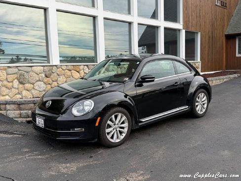 Used 2013 Volkswagen Beetle TDI FWD image 1