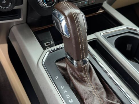 Used 2018 Ford F150 Lariat w/ Equipment Group 502A Luxury AWD/4WD image 20