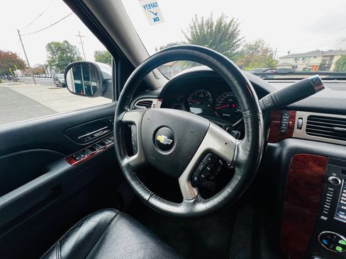 Used 2012 Chevrolet Tahoe LTZ image 30