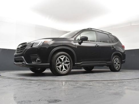 Used 2022 Subaru Forester Premium image 21