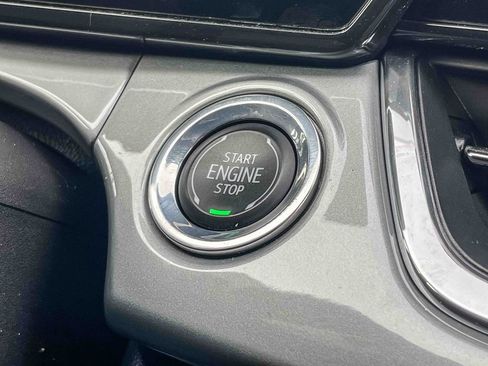 Certified 2025 Chevrolet Trax LT w/ LT Convenience Package image 23