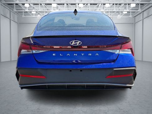 Certified 2025 Hyundai Elantra Sport image 5