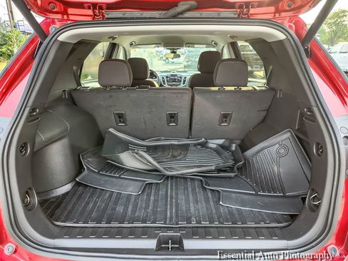 Used 2023 Chevrolet Equinox LT FWD image 18