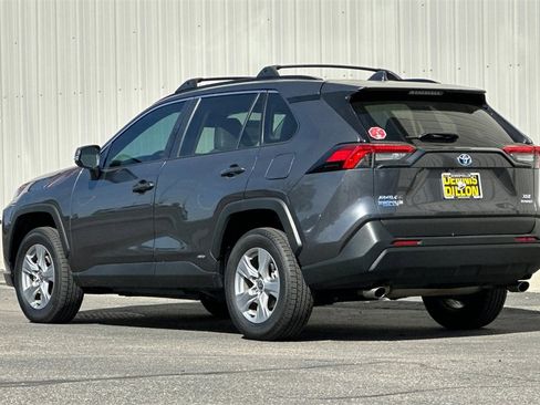Used 2022 Toyota RAV4 XLE image 7
