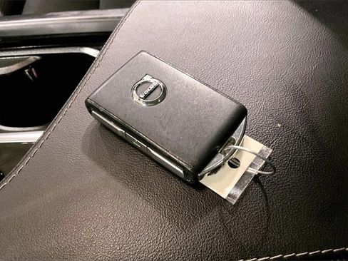 Certified 2023 Volvo XC90 B6 Ultimate w/ Lounge Package image 12