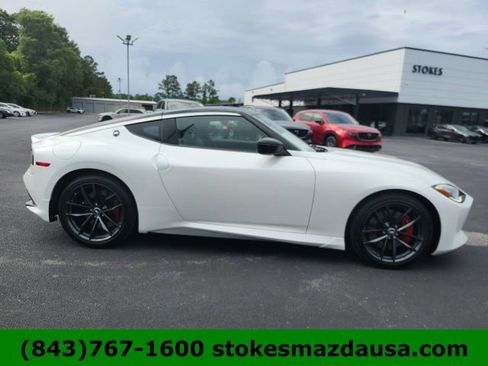 Used 2024 Nissan Z Performance w/ Floor Mat Package RWD image 8