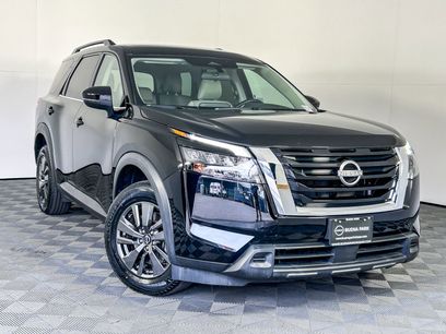 Used 2023 Nissan Pathfinder SV