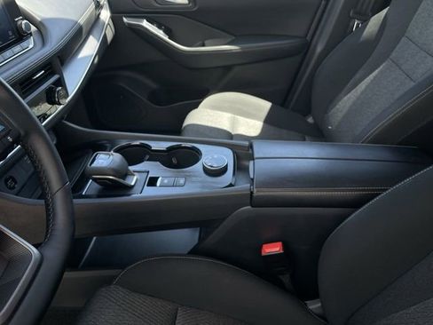 Used 2025 Nissan Rogue SV AWD/4WD image 20