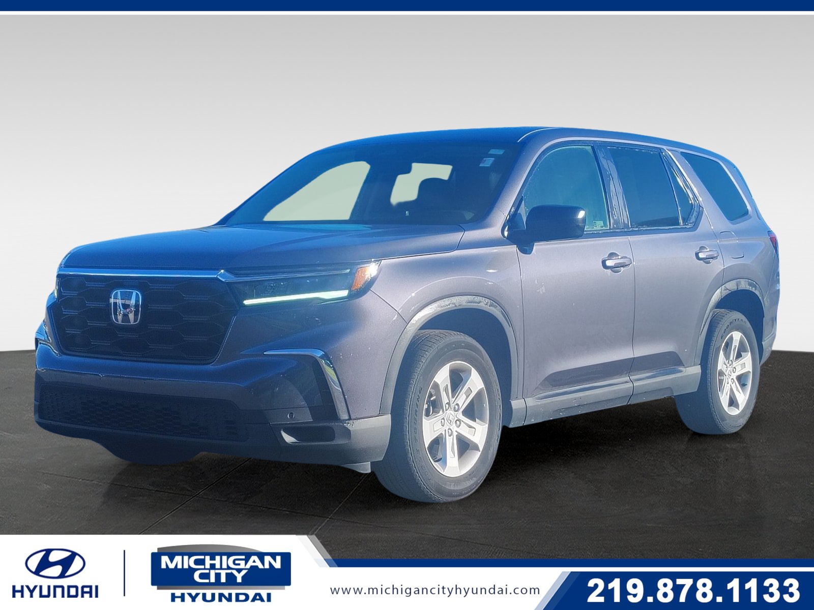 Used 2023 Honda Pilot LX image 1