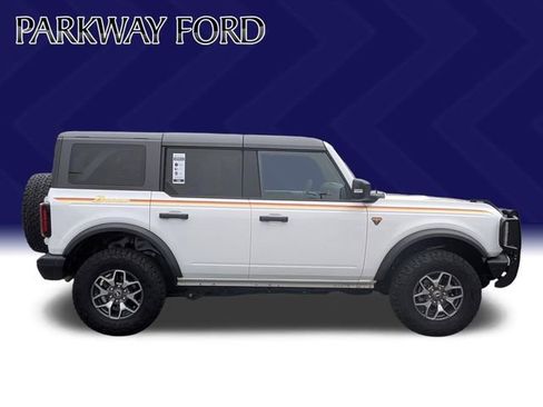 Used 2024 Ford Bronco Badlands image 4
