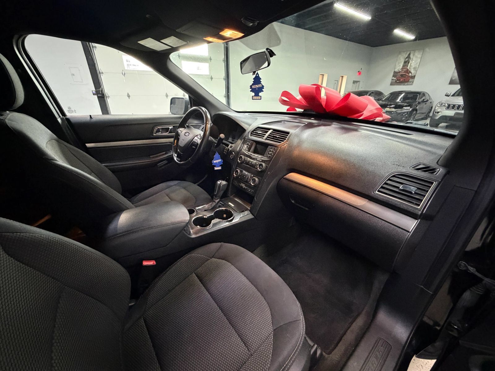 Used 2018 Ford Explorer XLT FWD image 26