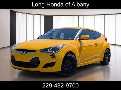 Used 2016 Hyundai Veloster FWD image 1