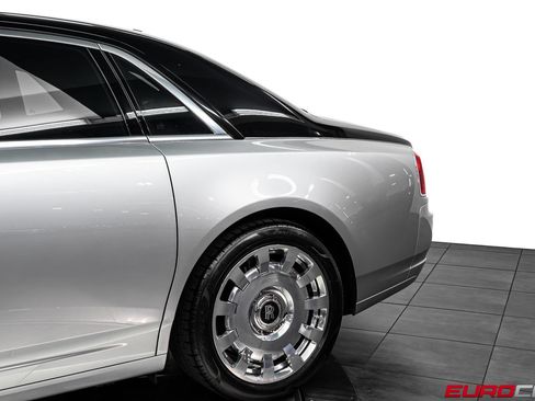 Used 2014 Rolls-Royce Ghost RWD image 16