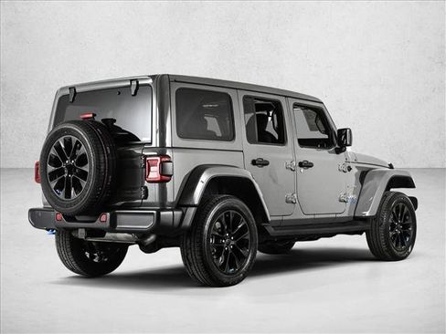 Used 2022 Jeep Wrangler Unlimited Sahara w/ Cold Weather Group image 5