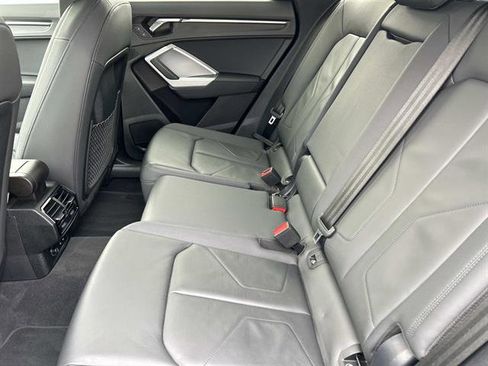 Used 2024 Audi Q3 2.0T Premium image 15