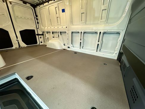 Certified 2025 Mercedes-Benz Sprinter 2500 image 25