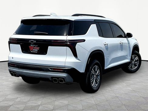 Used 2026 Chevrolet Traverse LT w/ LPO, Floor Liner Package FWD image 6