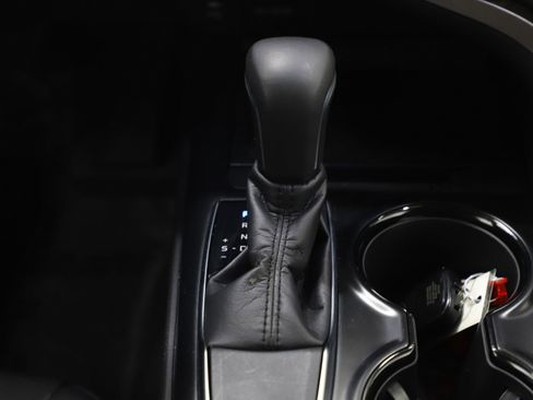 Used 2019 Toyota Camry SE w/ Convenience Package image 18