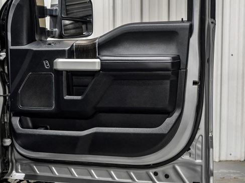 Used 2020 Ford F250 Lariat w/ Lariat Ultimate Package image 31