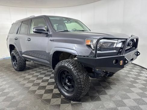 Used 2018 Toyota 4Runner SR5 Premium AWD/4WD image 1