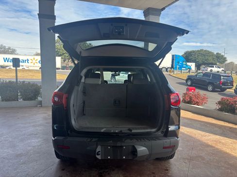 Used 2012 Chevrolet Traverse LT image 23