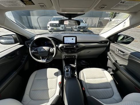 Certified 2023 Ford Escape Active AWD/4WD image 16