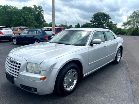 Used 2006 Chrysler 300 Touring image 2