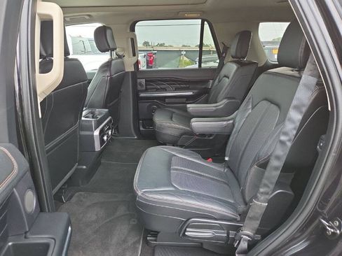 Used 2019 Ford Expedition Platinum AWD/4WD image 5
