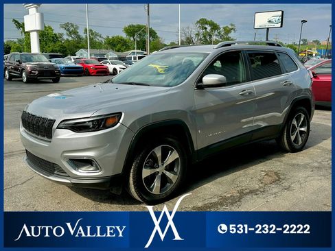 Used 2019 Jeep Cherokee Limited image 3