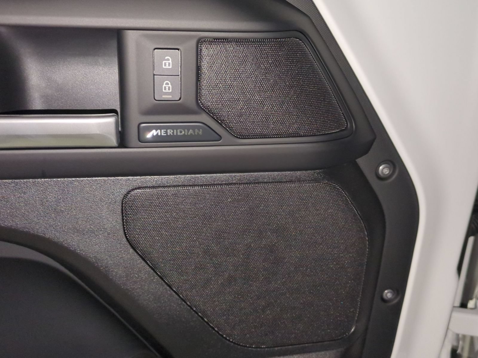 New 2026 Land Rover Defender 110 S AWD/4WD image 13