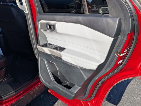 Used 2024 Ford Explorer XLT w/ Equipment Group 202A image 23