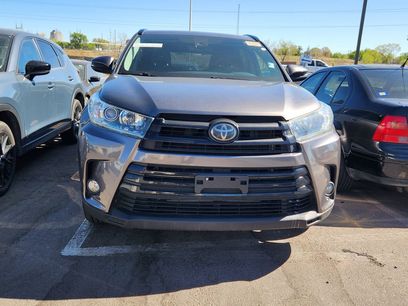 Used 2018 Toyota Highlander SE