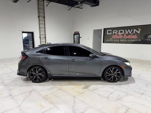 Used 2018 Honda Civic Sport Touring image 8