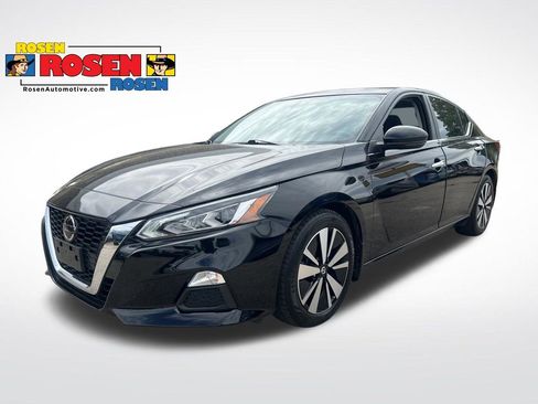 Used 2021 Nissan Altima 2.5 SV w/ SV Premium Package FWD image 1