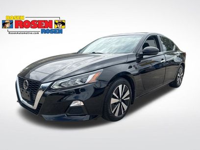 Used 2021 Nissan Altima 2.5 SV w/ SV Premium Package