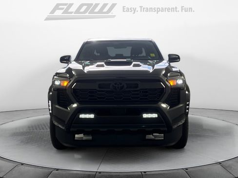 Used 2024 Toyota Tacoma TRD Sport image 2